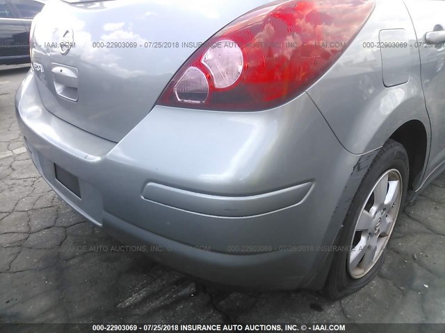 3N1BC13E17L383640 - 2007 NISSAN VERSA S/SL GRAY photo 6