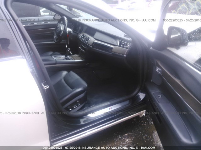 WBAKA8C53ACY35955 - 2010 BMW 750 I WHITE photo 5