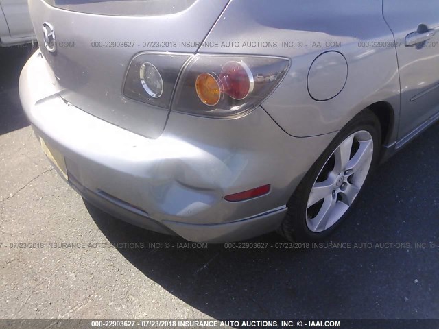 JM1BK343741213519 - 2004 MAZDA 3 HATCHBACK GRAY photo 6