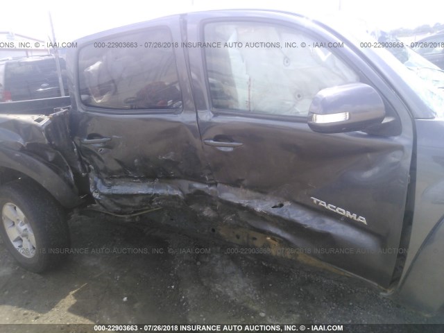 3TMJU4GN2FM175387 - 2015 TOYOTA TACOMA DOUBLE CAB PRERUNNER GRAY photo 6
