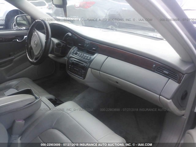 1G6KD54Y24U143141 - 2004 CADILLAC DEVILLE GRAY photo 5