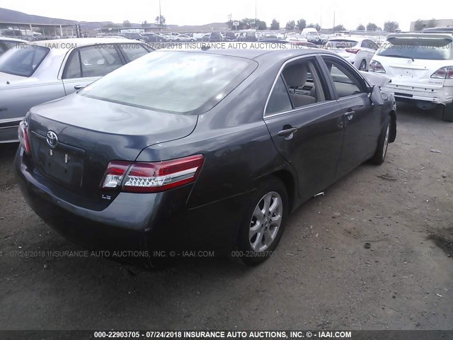 4T1BF3EK0BU163693 - 2011 TOYOTA CAMRY SE/LE/XLE GRAY photo 4