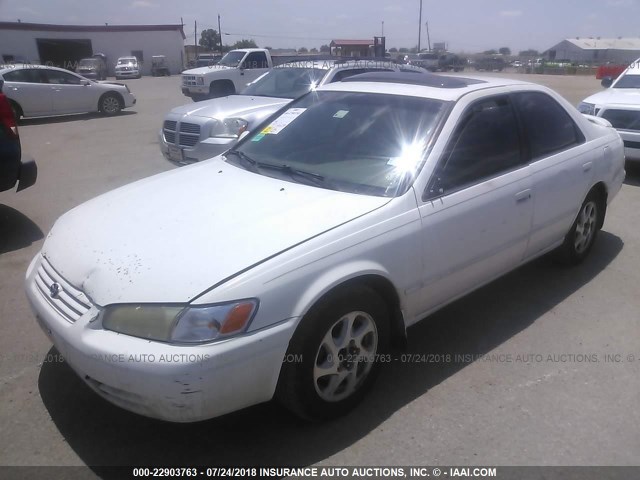 JT2BF22K9X0229698 - 1999 TOYOTA CAMRY LE/XLE 白色 照片 2