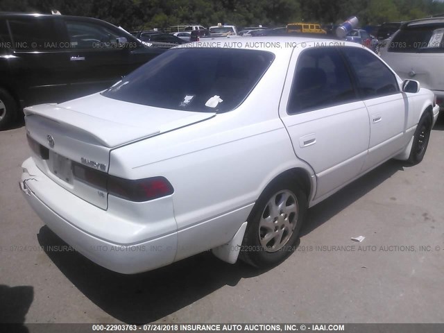 JT2BF22K9X0229698 - 1999 TOYOTA CAMRY LE/XLE 白色 照片 4