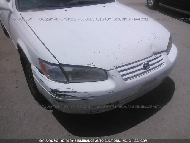JT2BF22K9X0229698 - 1999 TOYOTA CAMRY LE/XLE 白色 照片 6