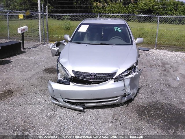 4T1BE30K14U910201 - 2004 TOYOTA CAMRY LE/XLE/SE 银色 照片 6