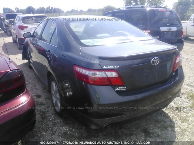 4T1BK46K47U556975 - 2007 TOYOTA CAMRY NEW GENERAT LE/XLE/SE GRAY photo 3