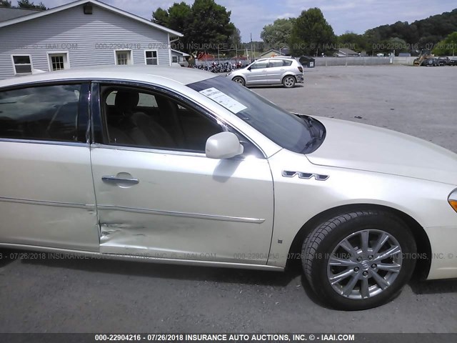 1G4HD57M29U120607 - 2009 BUICK LUCERNE CXL WHITE photo 6