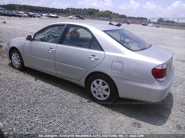 4T1BE32K65U400540 - 2005 TOYOTA CAMRY LE/XLE/SE 银色 照片 3