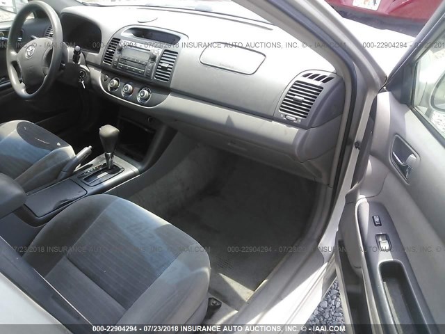 4T1BE32K65U400540 - 2005 TOYOTA CAMRY LE/XLE/SE 银色 照片 5