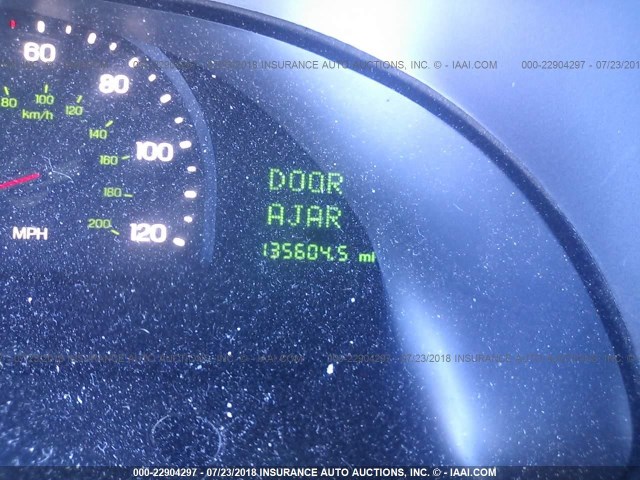 1LNFM97VXWY620672 - 1998 LINCOLN CONTINENTAL  白色 照片 7