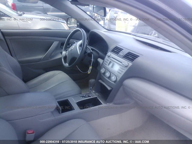 4T1BK3EK5AU105993 - 2010 TOYOTA CAMRY SE/LE/XLE 黑色 照片 5