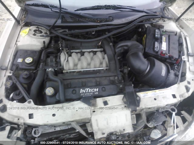 1LNHM97V42Y668770 - 2002 LINCOLN CONTINENTAL  奶油色 照片 10