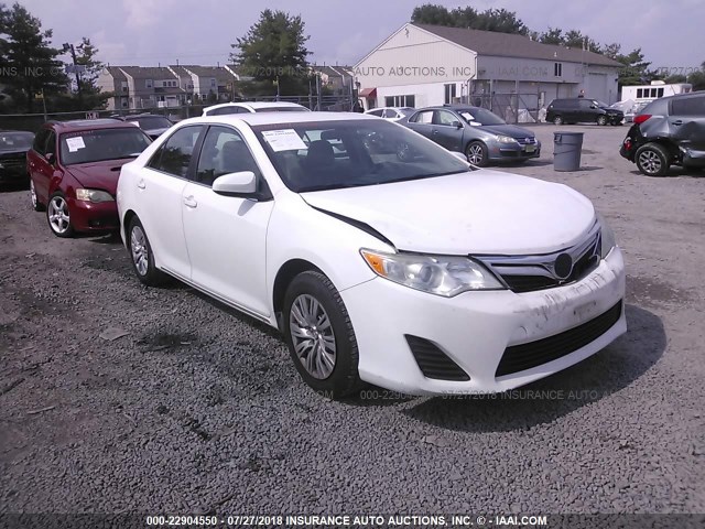 4T1BF1FK3CU526704 - 2012 TOYOTA CAMRY SE/LE/XLE თეთრი ფოტო 1
