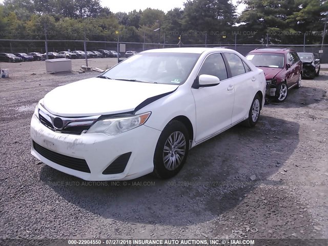 4T1BF1FK3CU526704 - 2012 TOYOTA CAMRY SE/LE/XLE თეთრი ფოტო 2