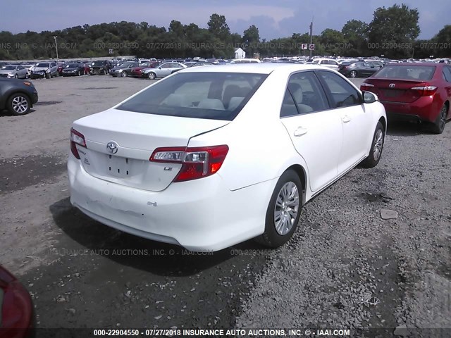 4T1BF1FK3CU526704 - 2012 TOYOTA CAMRY SE/LE/XLE თეთრი ფოტო 4