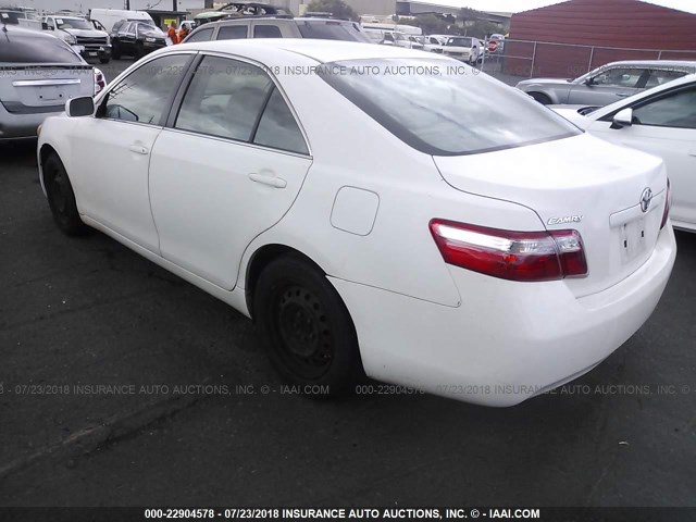 JTNBE46K093150255 - 2009 TOYOTA CAMRY SE/LE/XLE WHITE photo 3