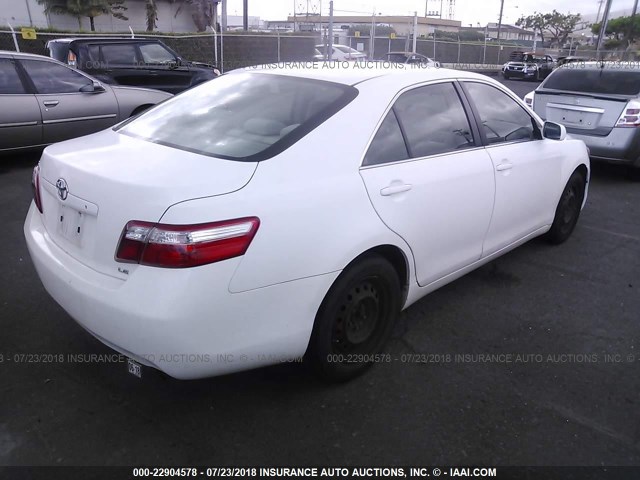 JTNBE46K093150255 - 2009 TOYOTA CAMRY SE/LE/XLE WHITE photo 4