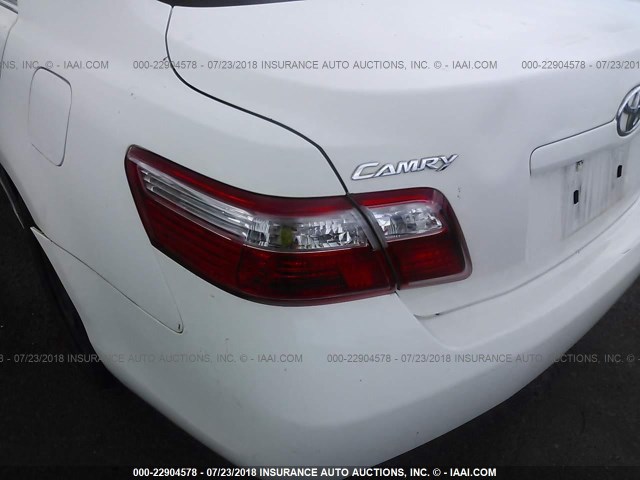JTNBE46K093150255 - 2009 TOYOTA CAMRY SE/LE/XLE WHITE photo 6