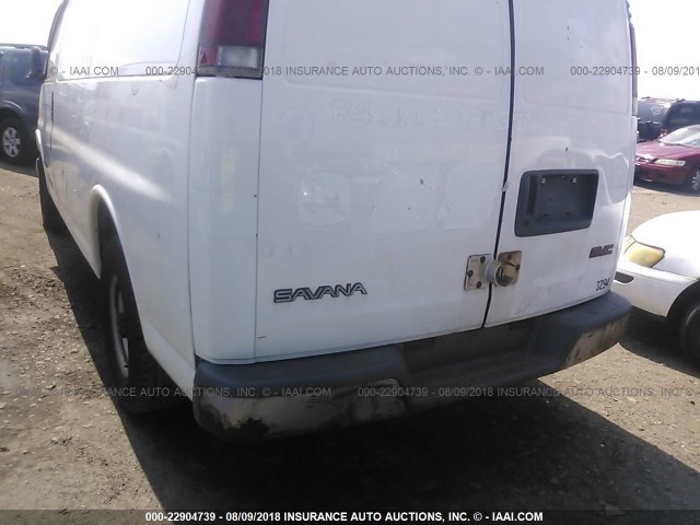 1GTHG35RX21102345 - 2002 GMC SAVANA G3500 WHITE photo 6