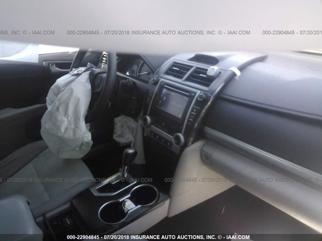 4T4BF1FKXER371111 - 2014 TOYOTA CAMRY L/SE/LE/XLE 黑色 照片 5