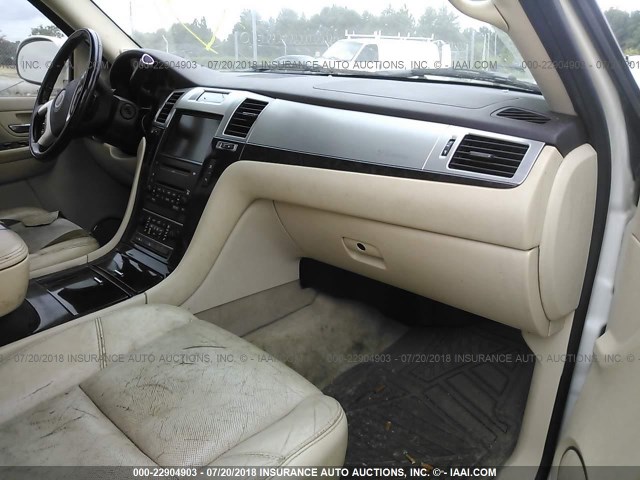 1GYFK638X7R204636 - 2007 CADILLAC ESCALADE LUXURY CREAM photo 5