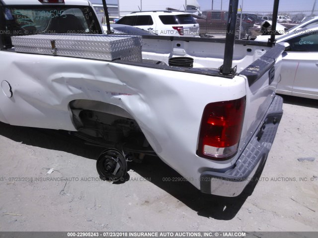 1GTEC14X18Z319408 - 2008 GMC SIERRA C1500 WHITE photo 6