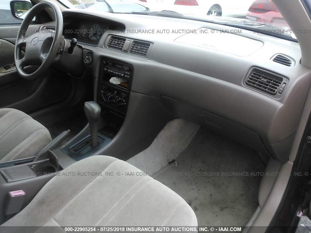 4T1BG22K8XU428525 - 1999 TOYOTA CAMRY CE/LE/XLE 红色 照片 5