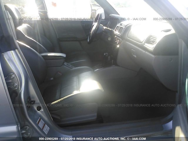 JF1SF65602H703860 - 2002 SUBARU FORESTER S 银色 照片 5