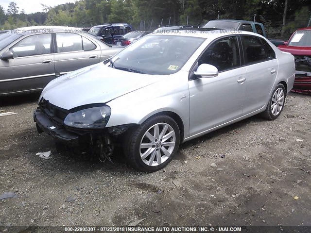 3VWRA7AJXAM060691 - 2010 VOLKSWAGEN JETTA WOLFSBURG SILVER photo 2