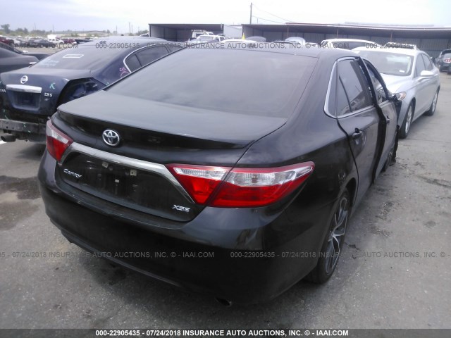 4T1BF1FKXFU005774 - 2015 TOYOTA CAMRY LE/XLE/SE/XSE 黑色 照片 4