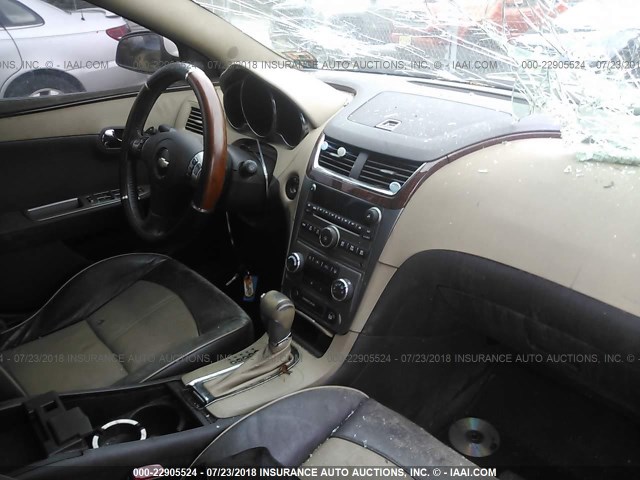 1G1ZK577484241980 - 2008 CHEVROLET MALIBU LTZ 白色 照片 5