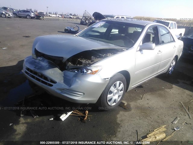 4T1BE32K32U084770 - 2002 TOYOTA CAMRY LE/XLE/SE Gümüş foto 2