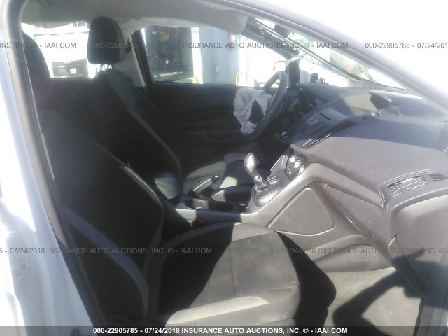 1FMCU0F76EUC68780 - 2014 FORD ESCAPE S WHITE photo 5