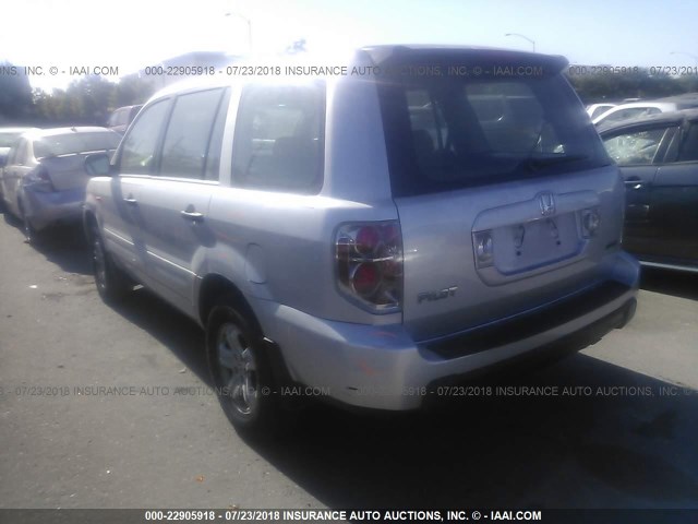 2HKYF18106H550735 - 2006 HONDA PILOT LX SILVER photo 3