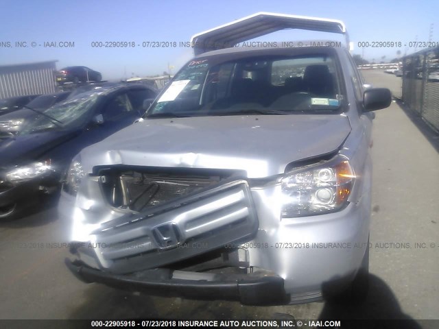 2HKYF18106H550735 - 2006 HONDA PILOT LX SILVER photo 6