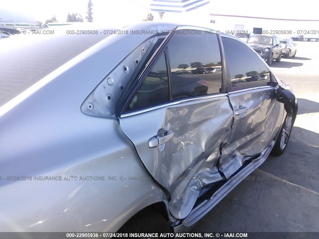 4T1BF1FKXFU048852 - 2015 TOYOTA CAMRY LE/XLE/SE/XSE 银色 照片 6