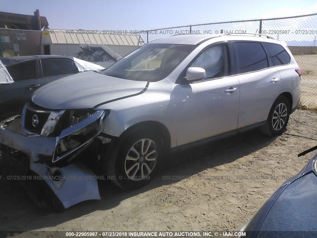 5N1AR2MN4DC631930 - 2013 NISSAN PATHFINDER S/SV/SL/PLATINUM SILVER photo 2