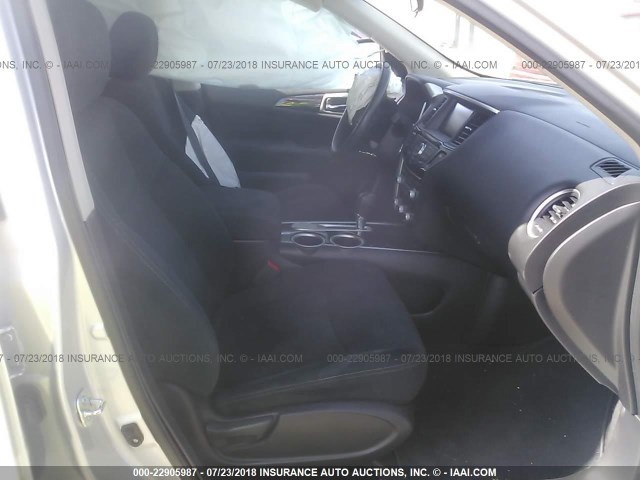 5N1AR2MN4DC631930 - 2013 NISSAN PATHFINDER S/SV/SL/PLATINUM SILVER photo 5