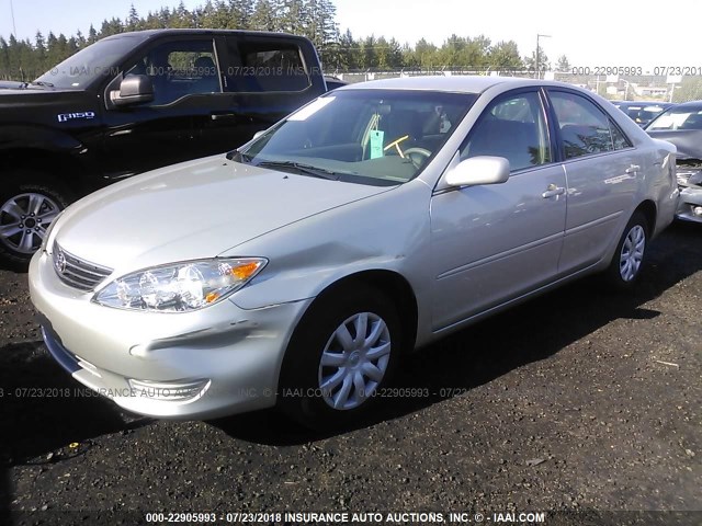 4T1BE32K85U982432 - 2005 TOYOTA CAMRY LE/XLE/SE 银色 照片 2