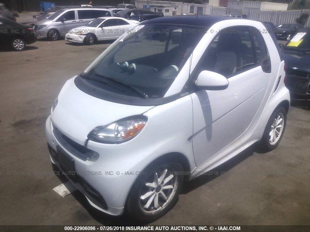 WMEEJ3BA9DK649382 - 2013 SMART FORTWO PURE/PASSION WHITE photo 2