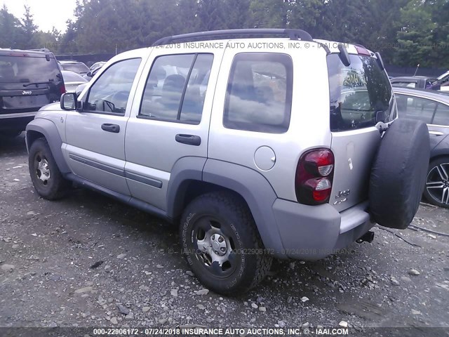 1J4GL48K95W691725 - 2005 JEEP LIBERTY SPORT SILVER photo 3