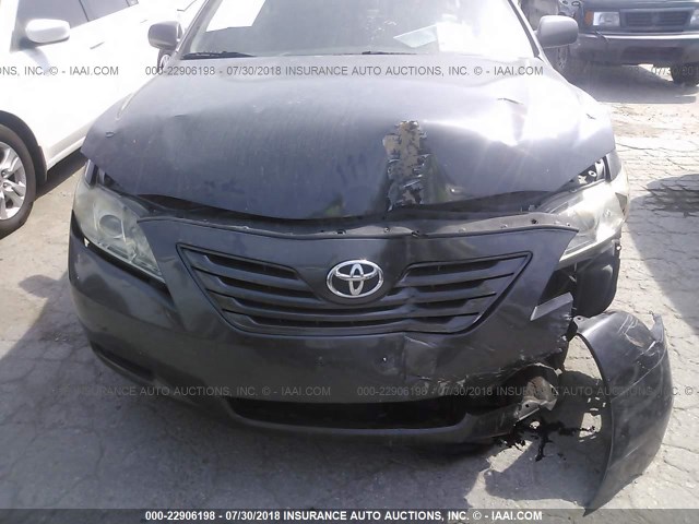 4T1BE46K89U272131 - 2009 TOYOTA CAMRY SE/LE/XLE ნაცრისფერი ფოტო 6