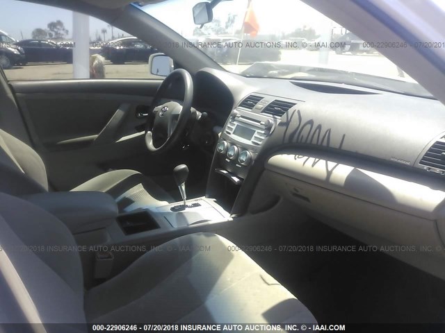 4T4BE46K78R041306 - 2008 TOYOTA CAMRY CE/LE/XLE/SE WHITE photo 5