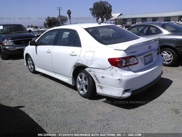 2T1BU4EEXBC570380 - 2011 TOYOTA COROLLA S/LE WHITE photo 3