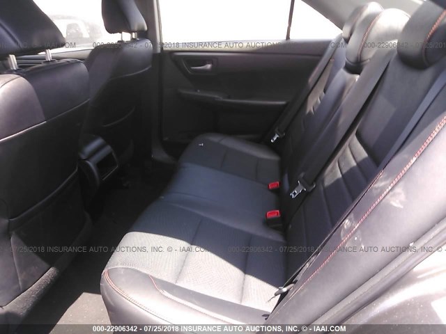 4T1BF1FKXHU362813 - 2017 TOYOTA CAMRY LE/XLE/SE/XSE 灰色 照片 8