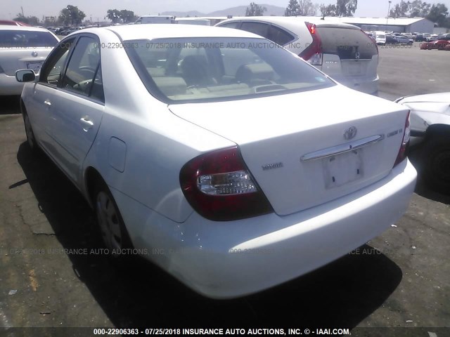 JTDBE32K430156248 - 2003 TOYOTA CAMRY LE/XLE 白色 照片 3