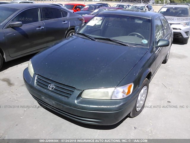 4T1BG22K6XU560635 - 1999 TOYOTA CAMRY CE/LE/XLE 绿色 照片 2