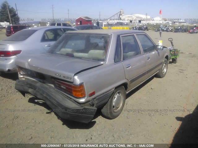 JT2SV12E7F0256825 - 1985 TOYOTA CAMRY DLX SILVER photo 4