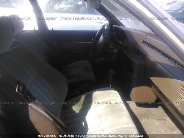 JT2SV12E7F0256825 - 1985 TOYOTA CAMRY DLX SILVER photo 5